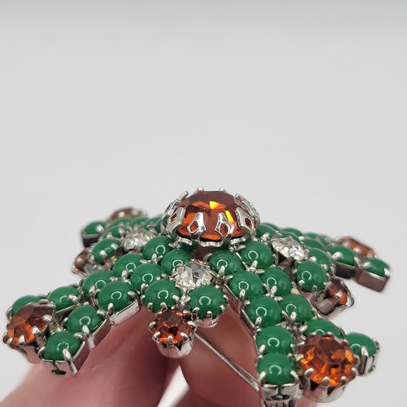 VTG Faux Jade Maltese Cross Brooch | Silver Tone | Unsigned - Picture 4 of 6